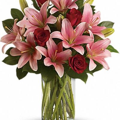 <div class="m-pdp-tabs-description">
<div id="mark-1" class="m-pdp-tabs-marketing-description">Turn an ordinary day into an enchanting daydream by sending her this magical bouquet! This stunning bouquet of rich red roses and magnificent pink lilies pampers her senses, refreshes her spirit and shows her how much you really care.</div>
</div>
<p id="arrngDescp">Includes red roses, pink lilies and fresh lemon leaves.</p>